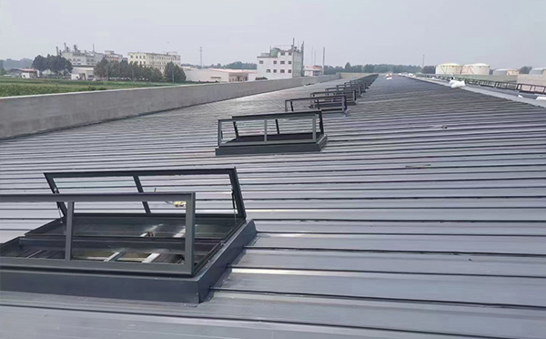 某中学室内体育馆永宁排烟窗改造项目