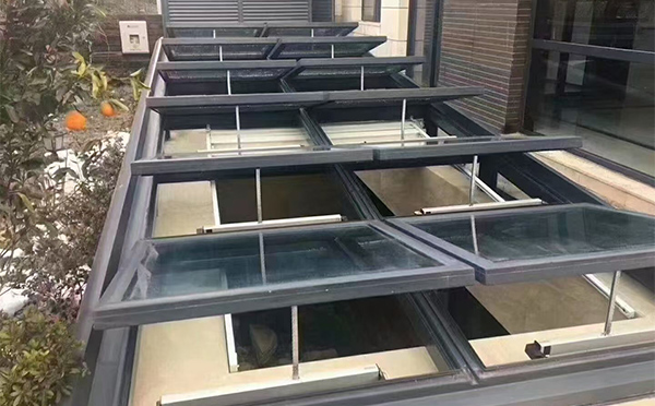 某轨道交通车辆维修车间永宁排烟窗应用